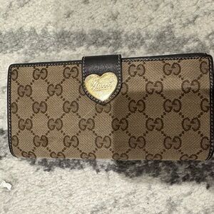 Gucci GG Canvas Heart Continental Long Wallet
